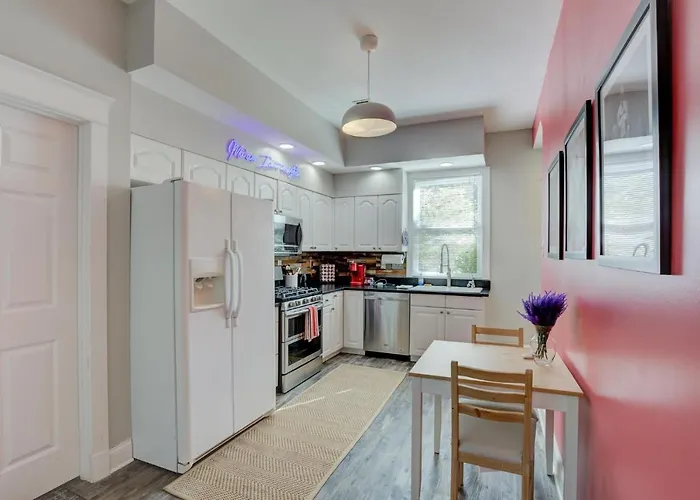 Hip And Spacious Midtown Cottage Near Beale Street