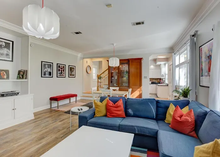 Hip And Spacious Midtown Cottage Near Beale Street