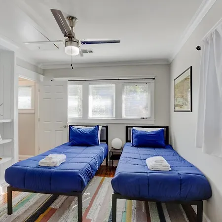 Hip And Spacious Midtown Cottage Near Beale Street Memphis Exterior photo